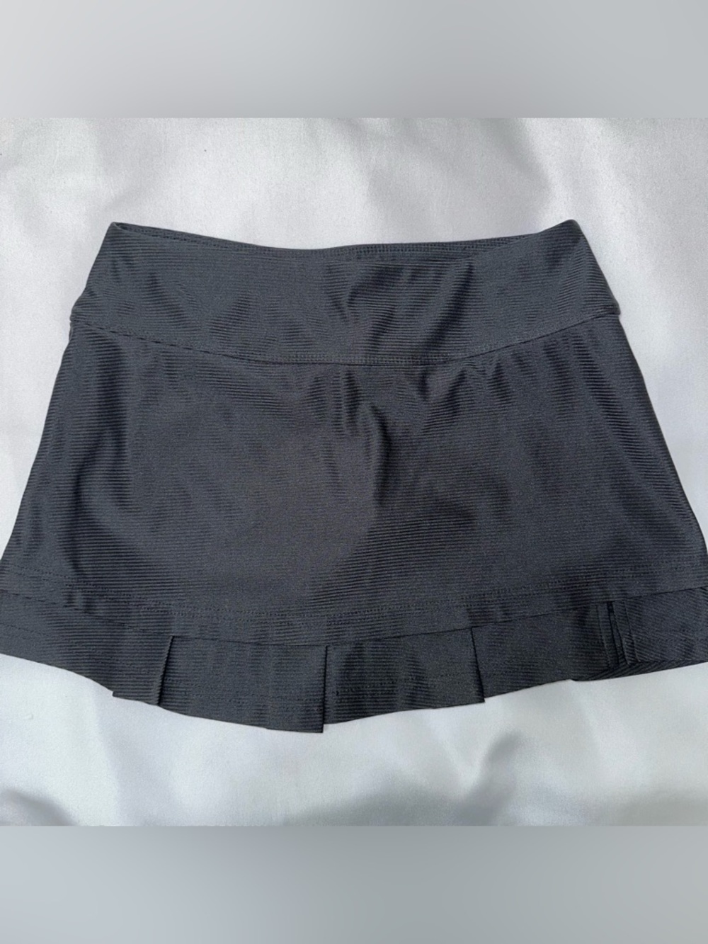Bolle tech tennis Skort black athletic fabric with Pleated Hem ladies small